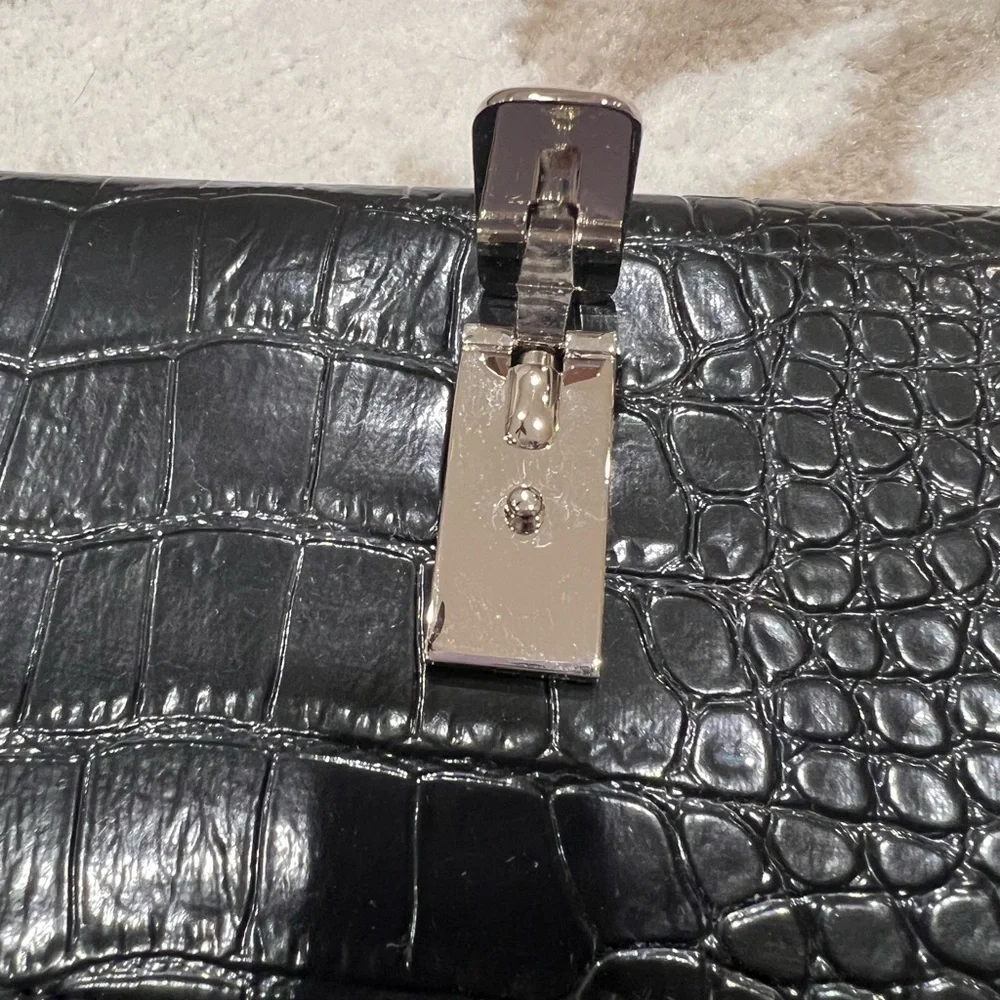 Liz Claiborne Faux Snakeskin Wallet- NWT